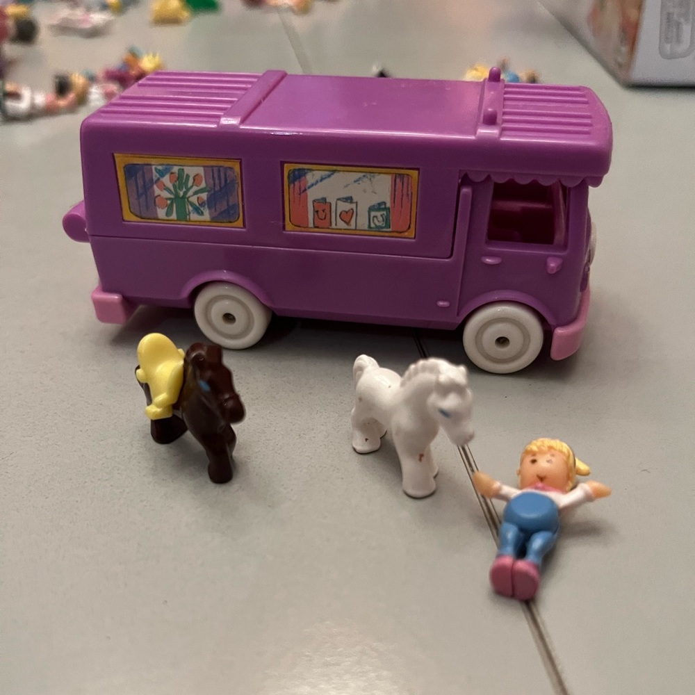 Polly pocket Stable on the go 1994